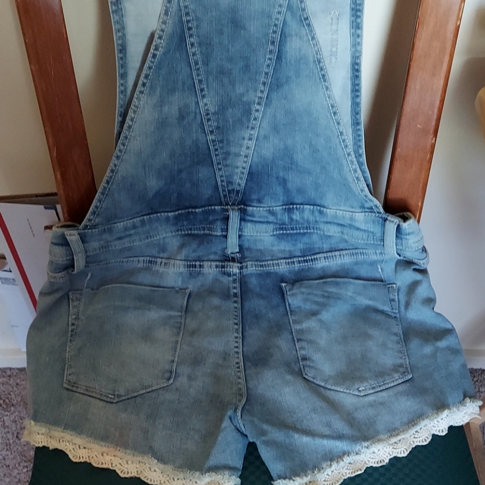 Overall shorts - Picture 4 of 4